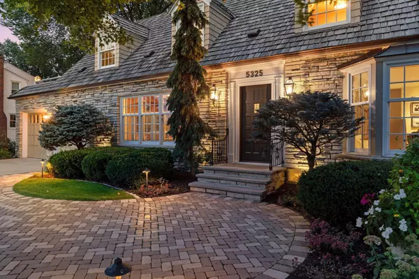 5325 Wooddale AVE, Edina, MN 55424