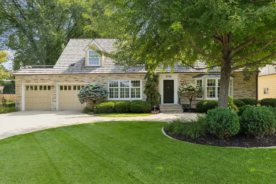 5325 Wooddale AVE, Edina, MN 55424