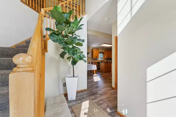 Woodbury, MN 55129,2518 Eyrie DR