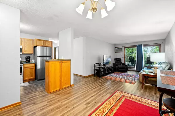 Prior Lake, MN 55372,4680 Tower ST SE #109