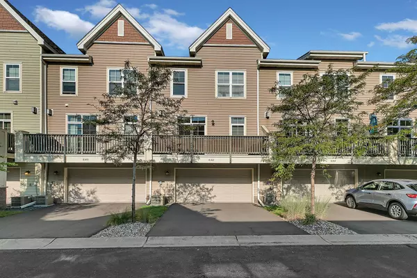 Maple Grove, MN 55369,8142 Oakview LN N #53