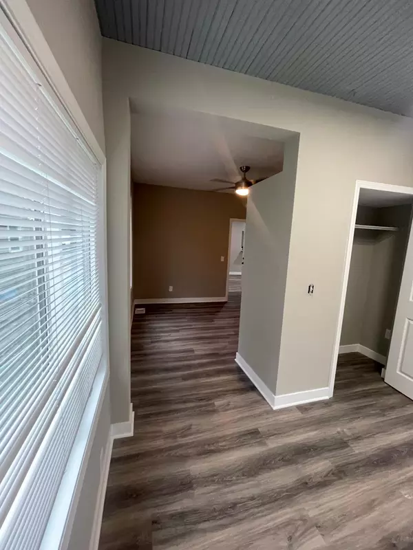 Minneapolis, MN 55412,4010 Dupont AVE N