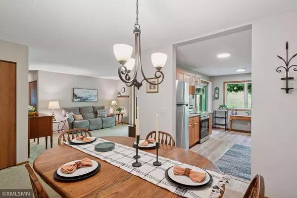 Eden Prairie, MN 55346,7278 Hunters RUN