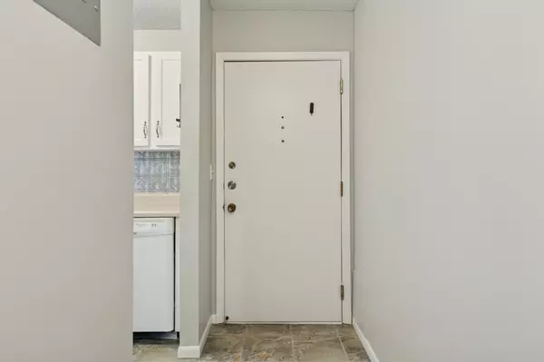 Burnsville, MN 55337,401 E Burnsville Pkwy #106