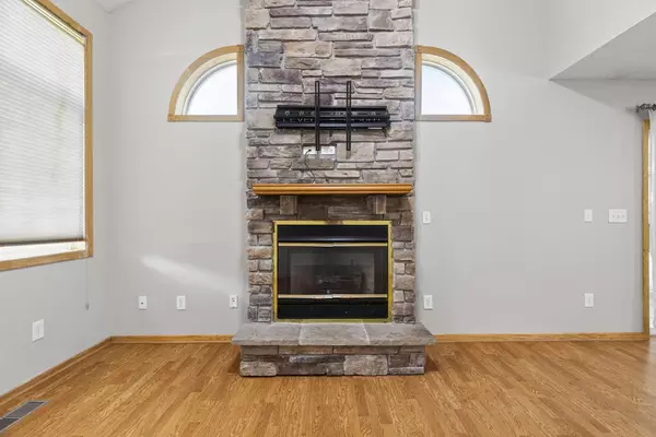 Woodbury, MN 55125,9245 Troon CT