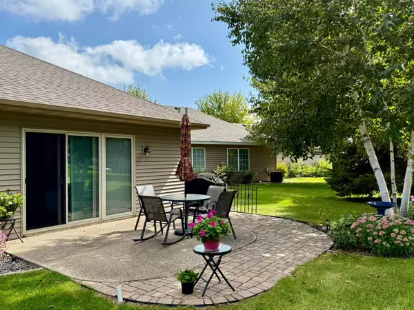 Willmar, MN 56201,2512 7th AVE SE