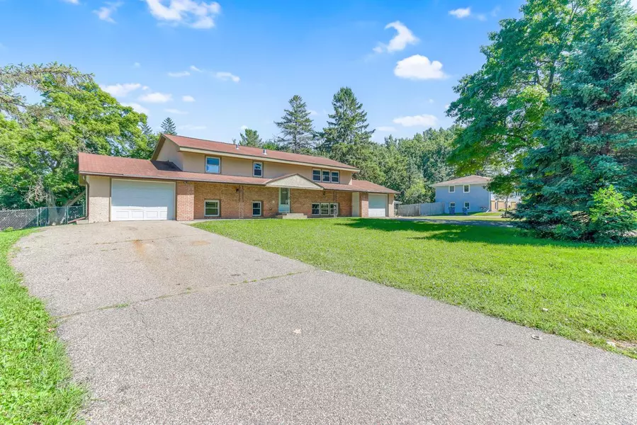 6040 Hemlock LN N, Plymouth, MN 55442