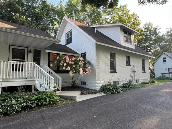 Annandale, MN 55302,7939 Lake John DR