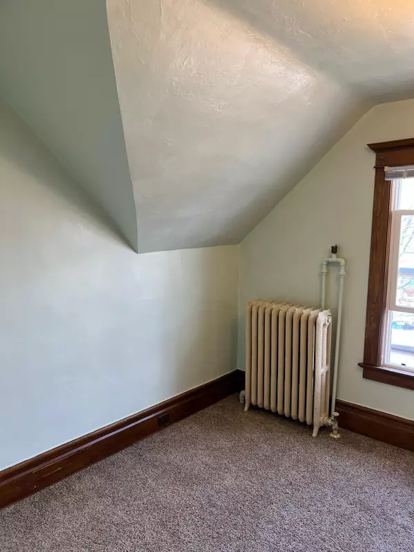 Saint Cloud, MN 56303,427 16th AVE N