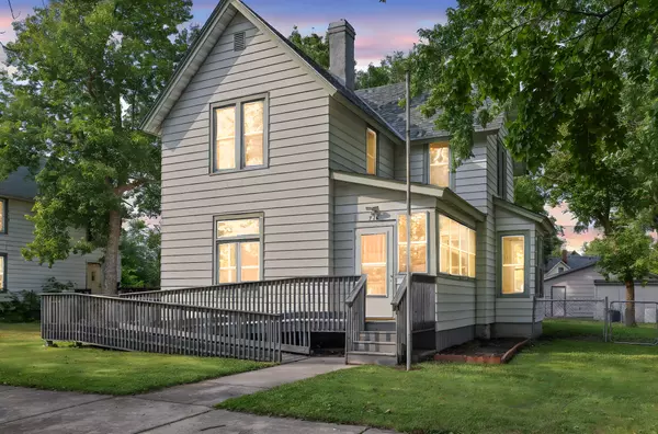 Faribault, MN 55021,716 1st ST NW