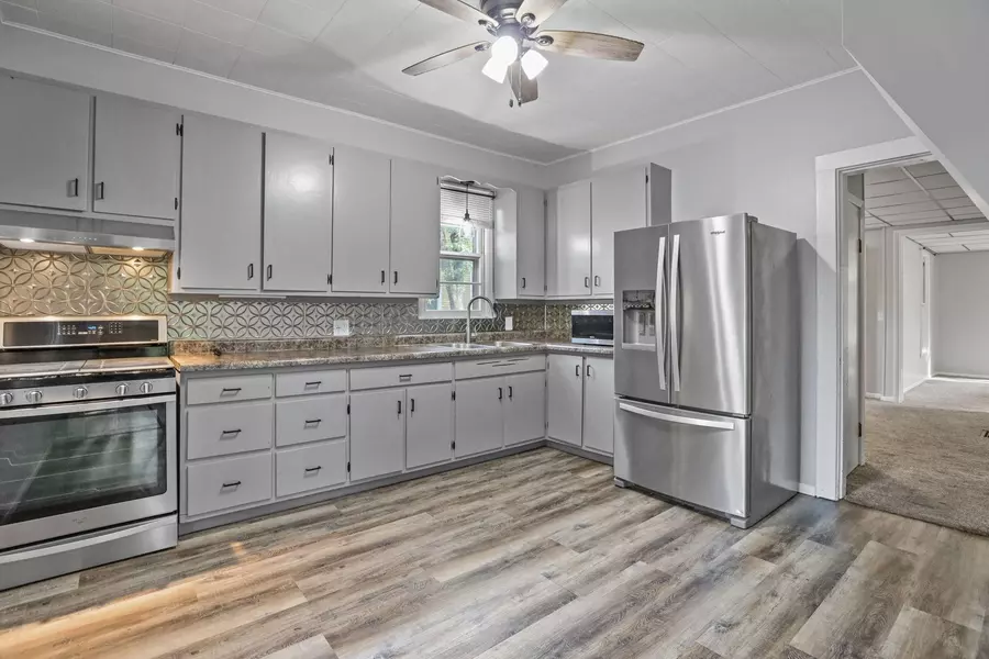 716 1st ST NW, Faribault, MN 55021