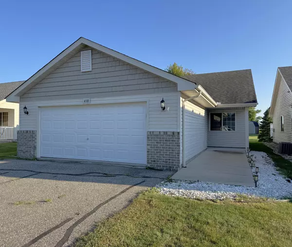438 Lake TRL, Winsted, MN 55395