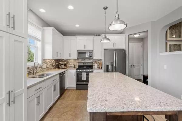 Lakeville, MN 55044,16413 Envoy WAY