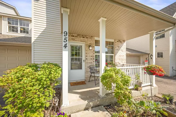 954 Conner ST, Chaska, MN 55318