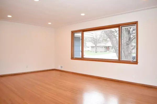 Fridley, MN 55432,261 Sylvan LN NE