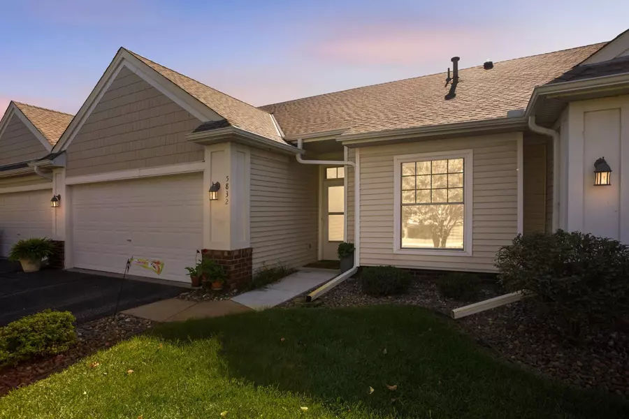 5832 Prairie Ridge DR, Shoreview, MN 55126