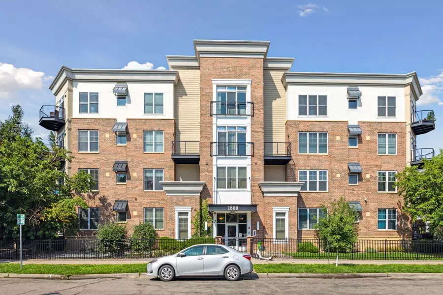 1800 Clinton AVE #208, Minneapolis, MN 55404