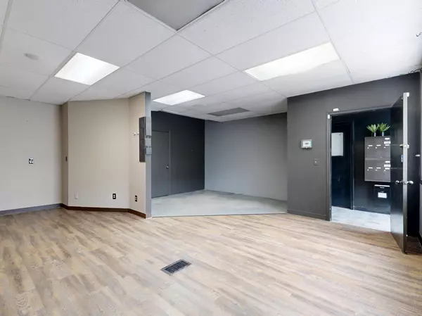 Maplewood, MN 55109,1321 Frost AVE #B