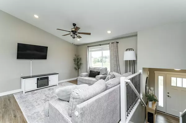 Eyota, MN 55934,416 Spring Day AVE NE