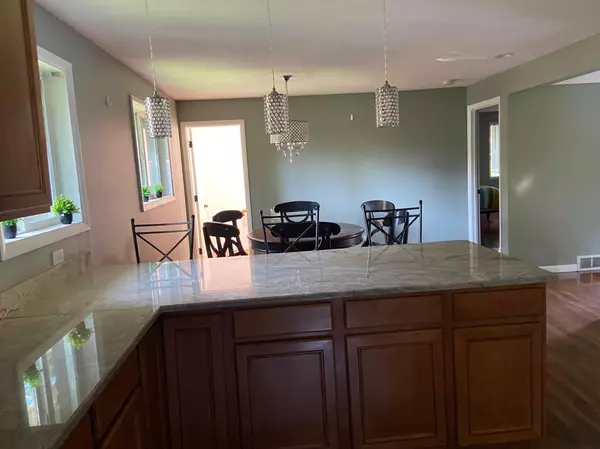 Golden Valley, MN 55427,1425 Orkla DR