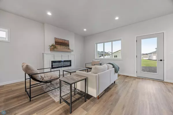 West Fargo, ND 58078,5840 James DR W