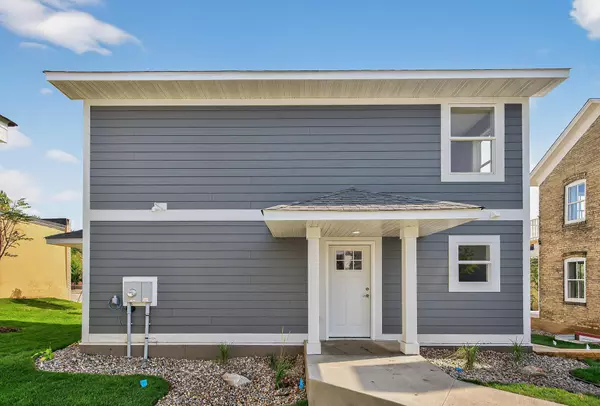 Chaska, MN 55318,213 N Walnut ST
