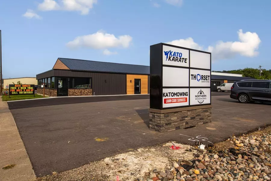 1215 N Riverfront DR #2&3, Mankato, MN 56001