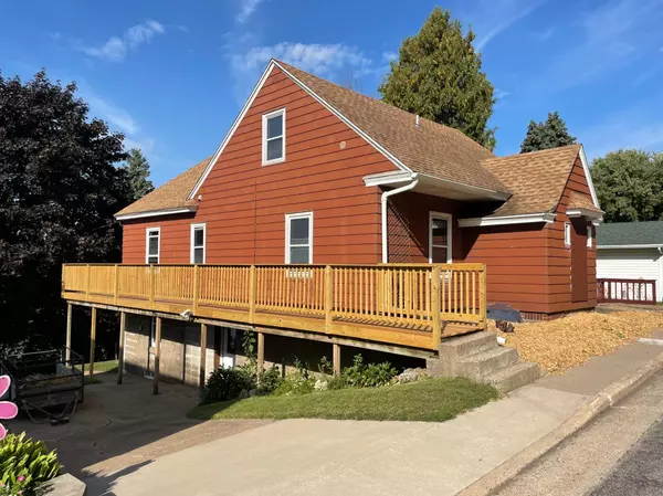 Alma, WI 54610,1004 S 2nd ST