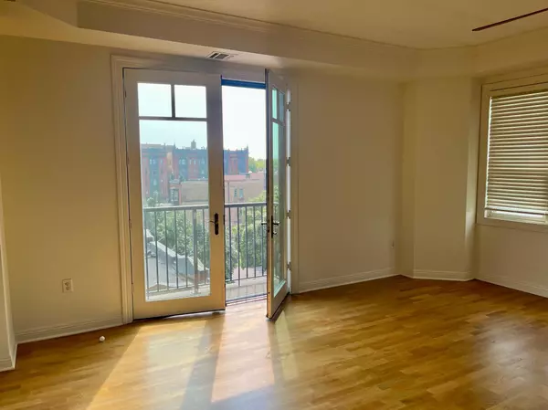 Saint Paul, MN 55102,370 Marshall AVE #503
