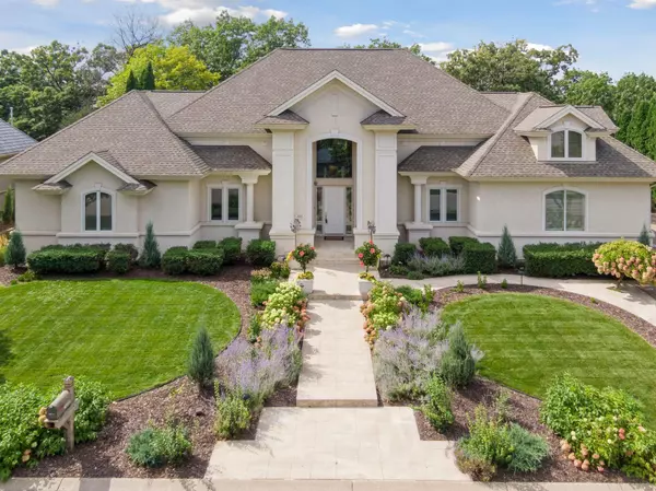 Edina, MN 55439,6314 Mcintyre PT