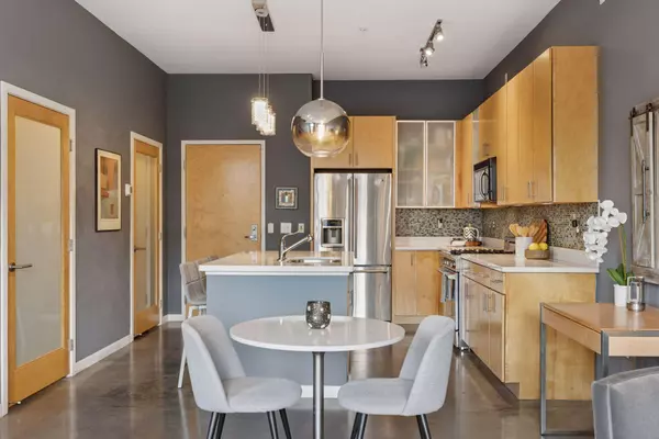Minneapolis, MN 55408,2840 Bryant AVE S #E107