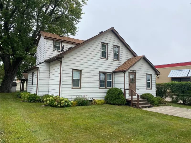 1307 Humiston AVE, Worthington, MN 56187