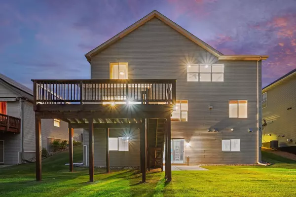 Woodbury, MN 55129,880 Drew DR