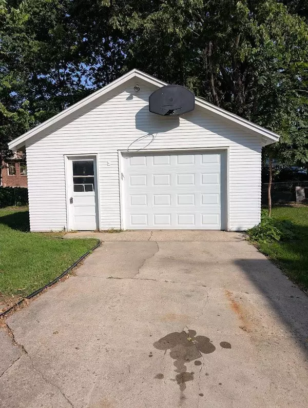 Willmar, MN 56201,814 Becker AVE SW