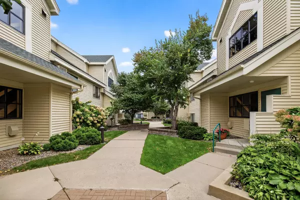 7622 York AVE S #1209, Edina, MN 55435