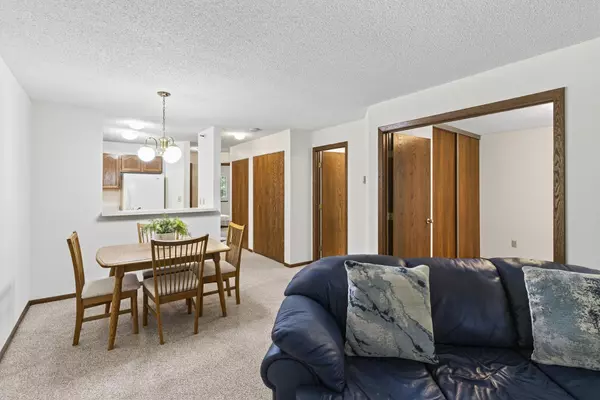 Edina, MN 55435,7622 York AVE S #1209