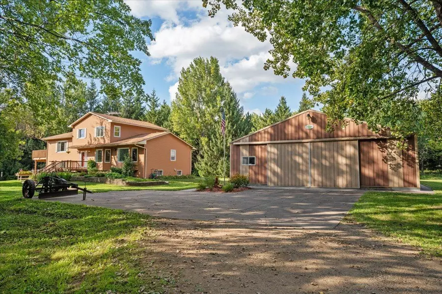 880 110th ST, Roberts, WI 54023