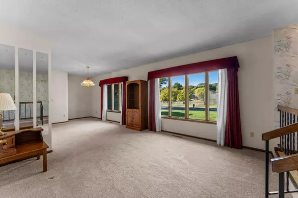 West Saint Paul, MN 55118,1694 Humboldt AVE