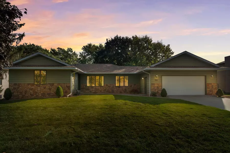 1694 Humboldt AVE, West Saint Paul, MN 55118