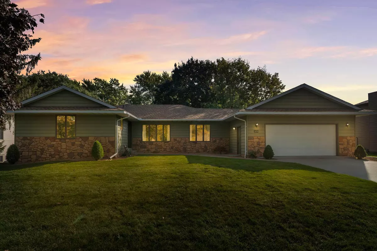 West Saint Paul, MN 55118,1694 Humboldt AVE