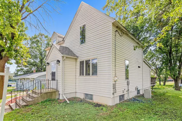 Hammond, WI 54015,1245 Davis ST