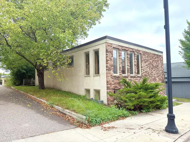 125 2nd ST N, Delano, MN 55328