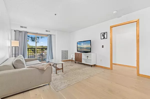 Savage, MN 55378,4845 W 123rd ST #203