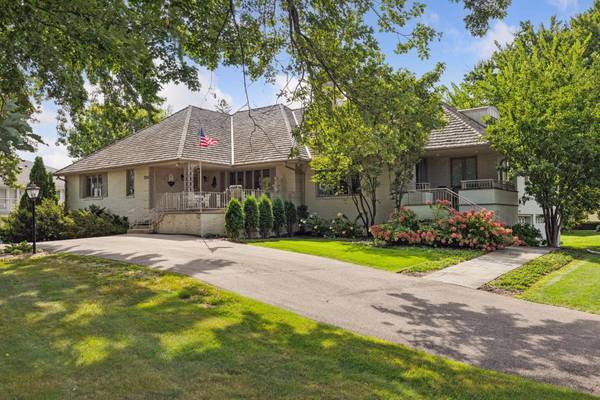 3714 W Bde Maka Ska Pkwy, Minneapolis, MN 55410