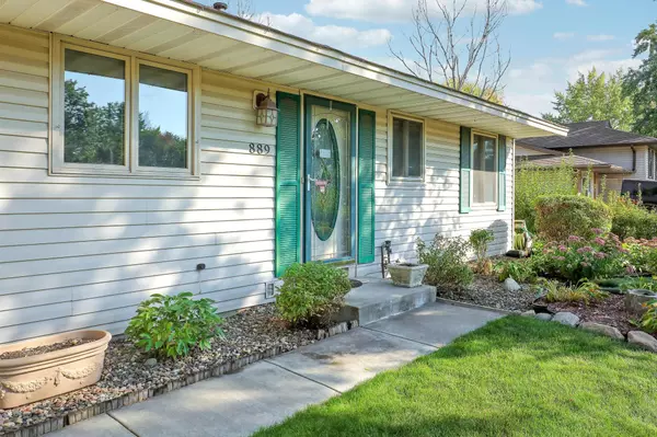 Apple Valley, MN 55124,889 Whitney DR