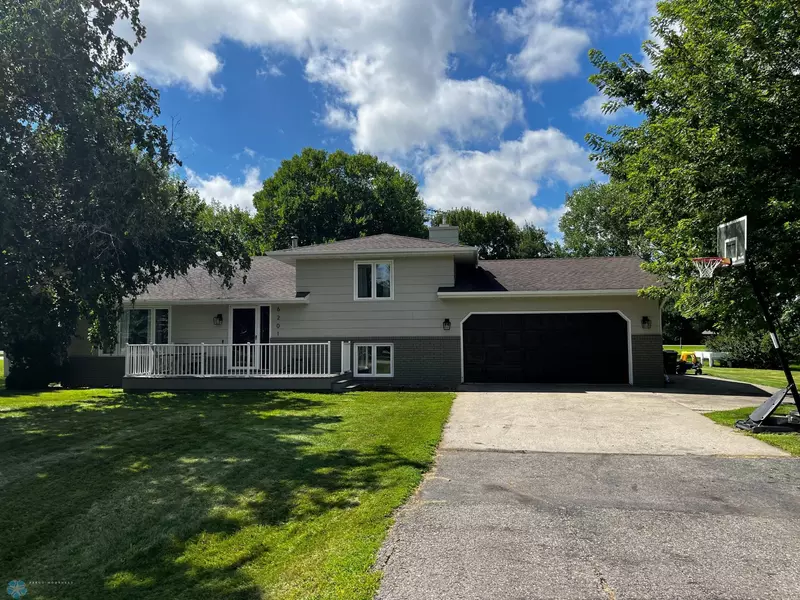 6201 9th ST N, Moorhead, MN 56560