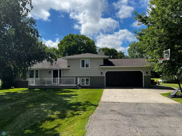 6201 9th ST N, Moorhead, MN 56560