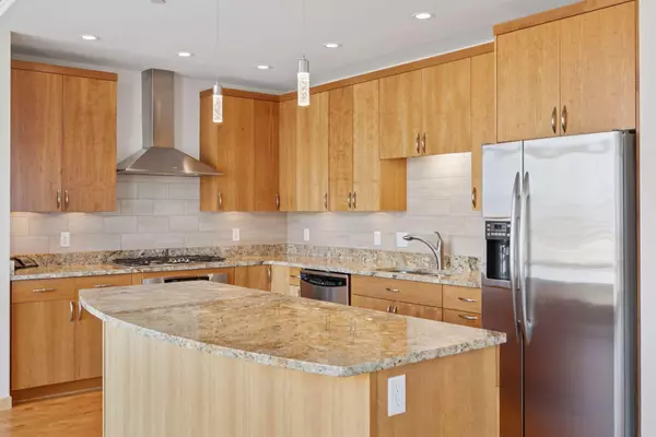 Minneapolis, MN 55403,201 S 11th St #1700