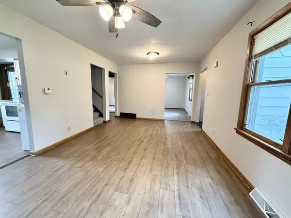 Redwood Falls, MN 56283,718 E Elm ST