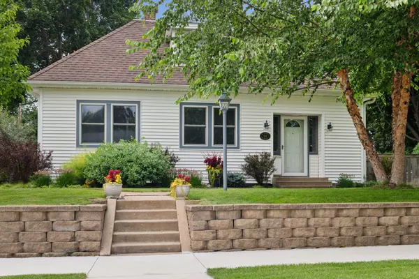 Hopkins, MN 55343,324 8th AVE N
